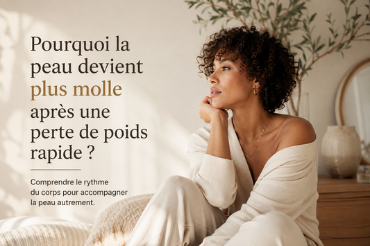 Femme réfléchissant à l’évolution de sa peau après une perte de poids rapide, illustrant une phase d’adaptation du tissu et de réorganisation progressive du corps.
