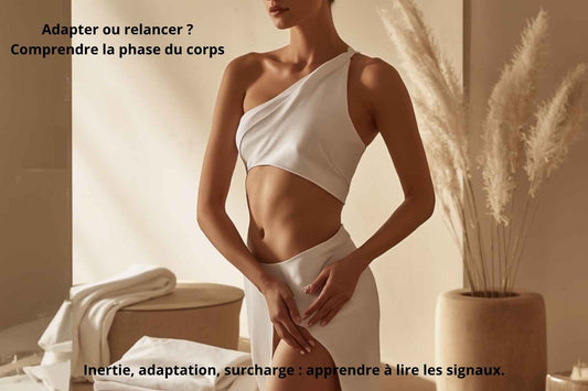 Femme observant une zone du corps pour comprendre si elle est en phase d’adaptation ou d’inertie