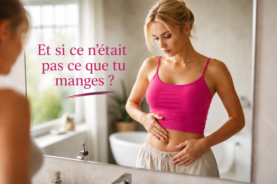 Femme observant son ventre dans un miroir, illustration d’un ventre gonflé quotidien sans cause apparente et des signaux du corps à comprendre.